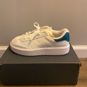 New balance unisex shoes